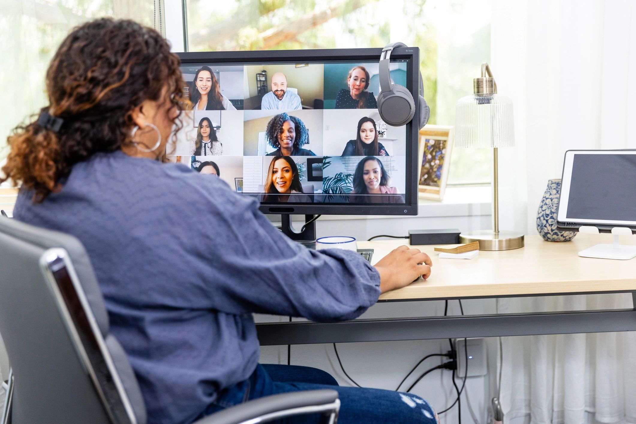 students and professionals collaborating online